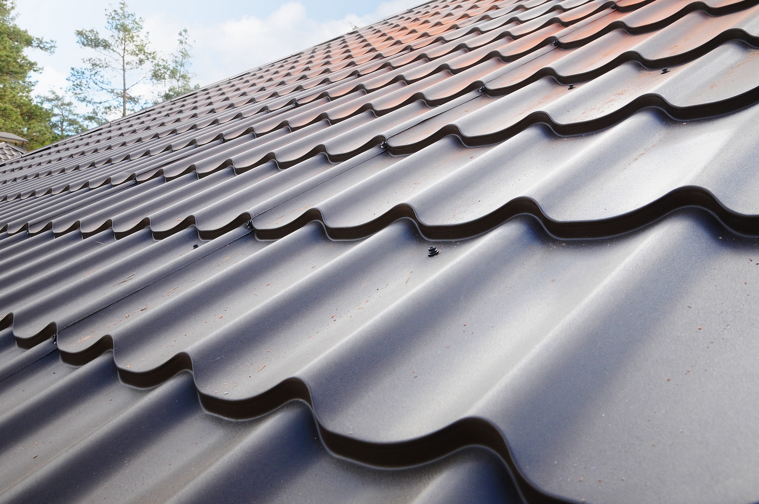 how long does a metal roof last featured