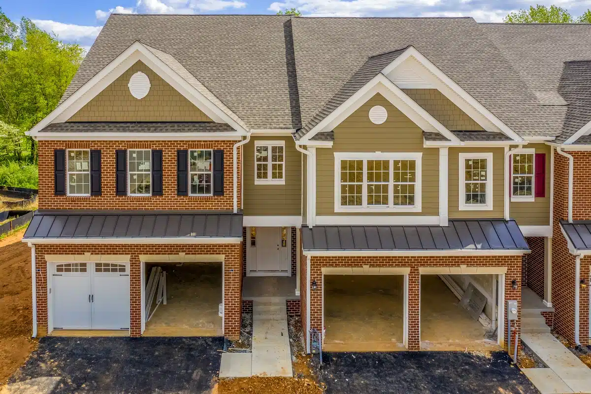 what are shingles made of: asphalt shingle roof on houses